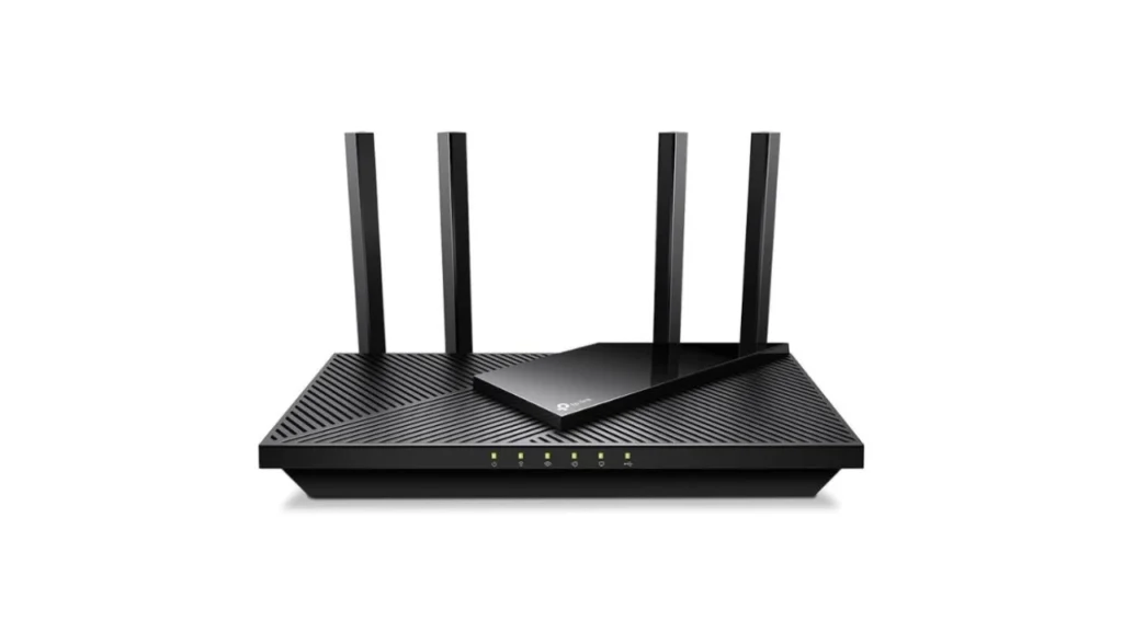 Roteador WiFi 6 TP-Link Archer AX3000 com quatro antenas externas em fundo branco, ideal para redes domésticas rápidas