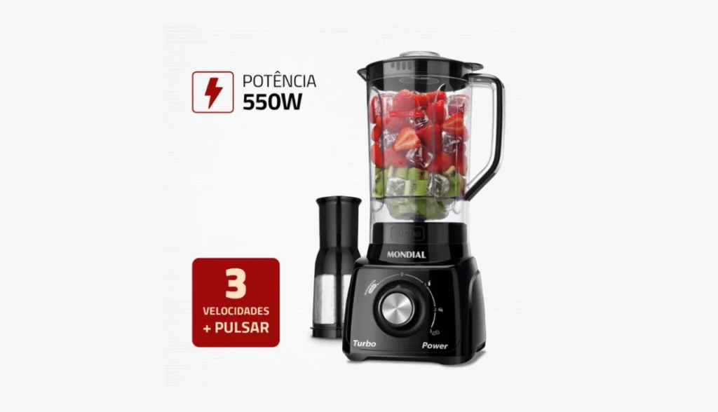Liquidificador Mondial L-99 550W potência com 3 velocidades mais pulsar preparando smoothie de frutas vermelhas